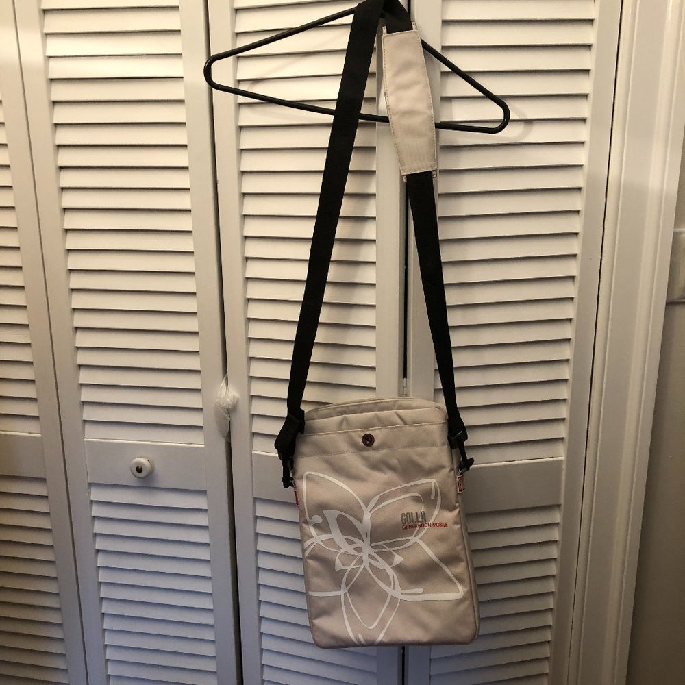 Golla laptop cross body bag, beige exeriaor and bl